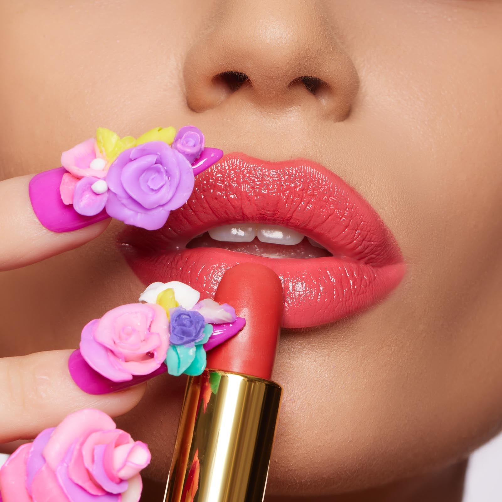 Star Gold Glossy Lipstick 154